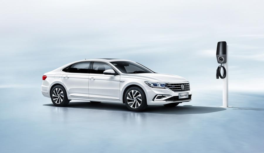  Volkswagen Passat PHEV 2018 года  (CN) (фото 5 из 15)